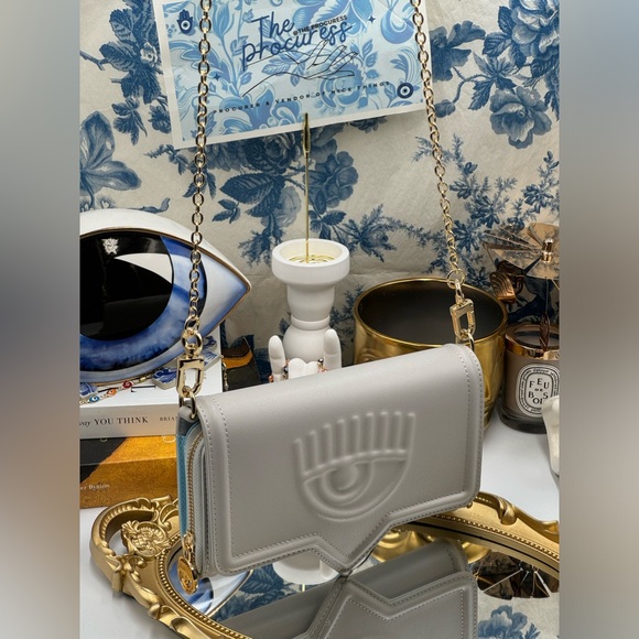 🆕 CHIARA FERRAGNI 🧿 NWB Eyelike Motif Chain Linked Wallet on Chain - Picture 5 of 15